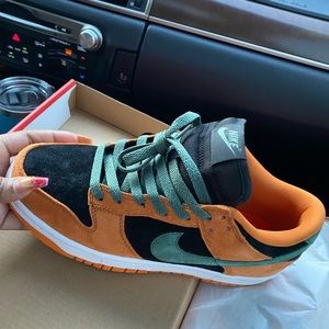 Nike dunks sizes 9, 10, 10.5, 11, 12